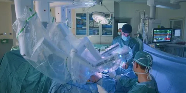  Suudi Arabistan'da robotla hayat kurtarıyorlar! 12 saat sonra ayağa kalkabiliyor