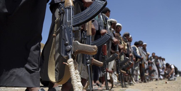 Suudi Arabistan'daki hassas askeri alanları vurdular