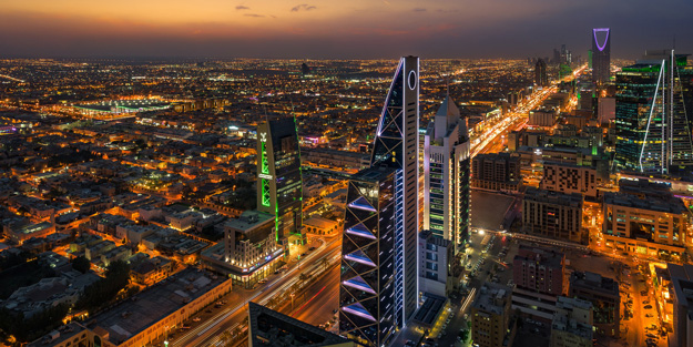 Suudi Arabistan'dan dev hamle! 5 milyar dolarlık depo hesabı açtı