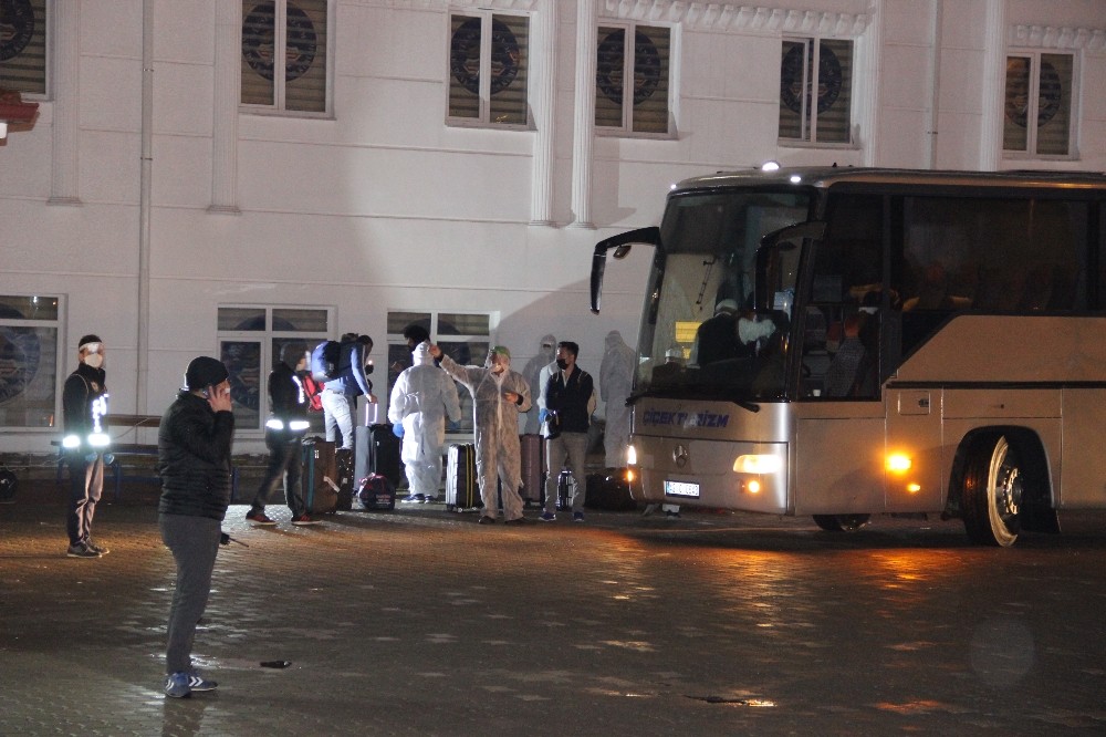 Suudi Arabistan’dan getirilen 269 kişi Karaman’da yurda yerleştirildi 