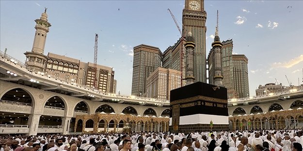 Suudi Arabistan'dan yeni beklenmedik karar: Onlarca ülkeden binlerce Müslümanı misafir edeceğini duyurdu
