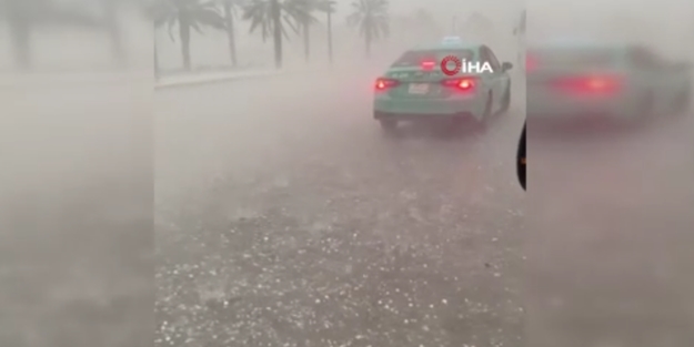 Suudi Arabistan'ı dolu fırtınası vurdu