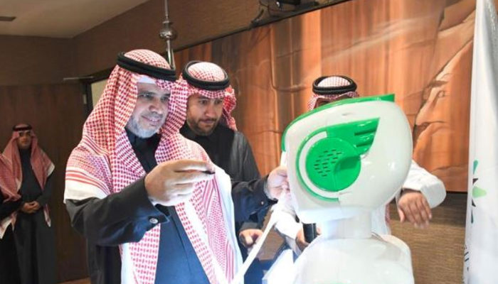 S. Arabistan'ın tam da istediği memur tipi işe başladı