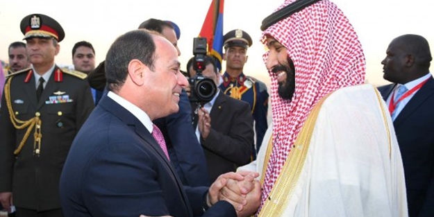 Suudi veliaht darbeci Sisi ile anlaştı!