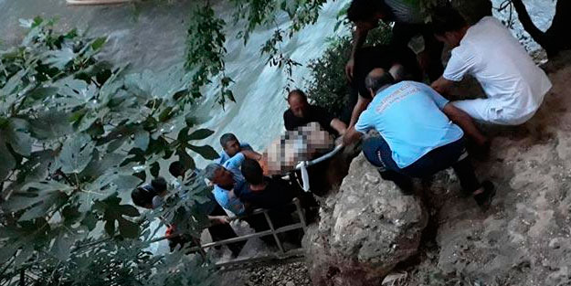 Suya atlarken başını kayaya çarpıp feci şekilde öldü
