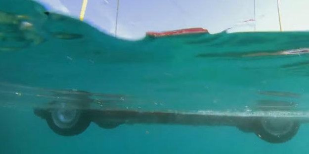 Suya batan otomobilden nasıl kurtulabilirsiniz?