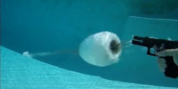 Suyun direnci bakın mermiyi ne hale getirdi!