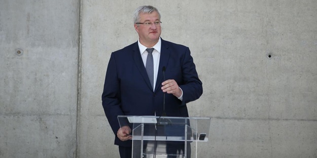 Sybiha: Türkiye ile aramızda 30'dan fazla savunma projesi yürütülüyor