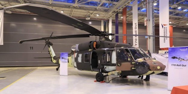 T-70 helikopterinin ilki hangardan çıktı