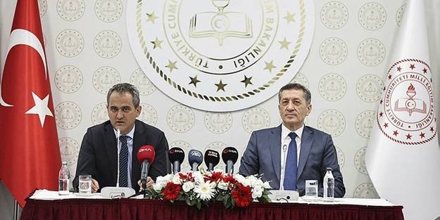 T24'ün İmam Hatip düşmanlığı Milli Eğitim Bakanı Mahmut Özer'in biyografisinde İmam Hatip'i öne çıkarttılar