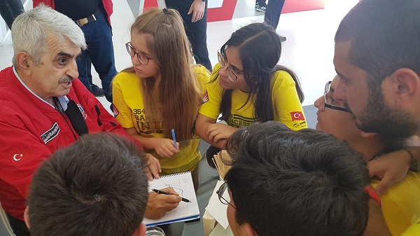 T3 Vakfı burs başvurusu ne zaman nereden yapılacak? Özdemir Bayraktar bursu ne kadar kimler alabilir?