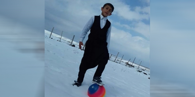 Tabancayla oynayan çocuk hayatını kaybetti