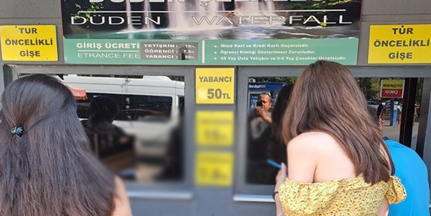 Tabelayı gören turistler Türkiye'ye tepki yağdırıyor! Bir daha gelmeme tehlikeleri var