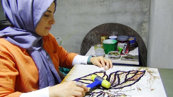 Tablodan etkilendi meslek edindi