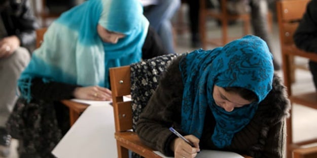 Tacikistan'da yasağa rağmen başörtüye büyük ilgi