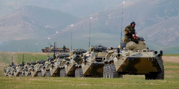 Tacikistan'daki Rus askeri üssünde tatbikat!