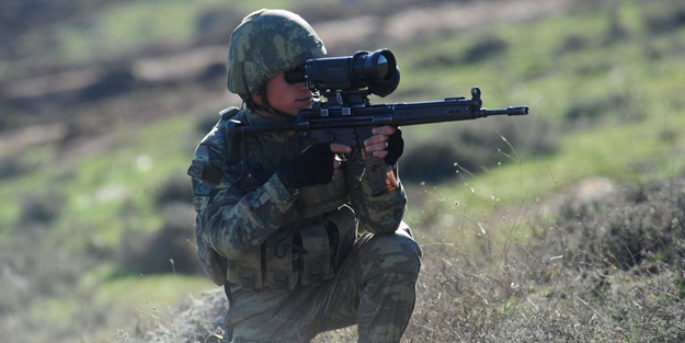 Taciz ateşi açan teröristler öldürüldü