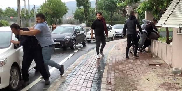 'Taciz' iddiası! Tekme tokat dövdüler