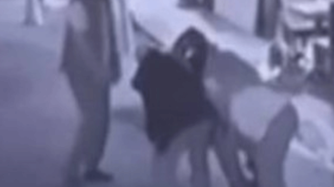 Taciz kavgasında kan aktı! O anlar kamerada!