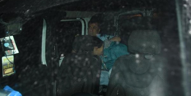 Tacizci sapığa ibretlik dayak! Linçten polis kurtardı