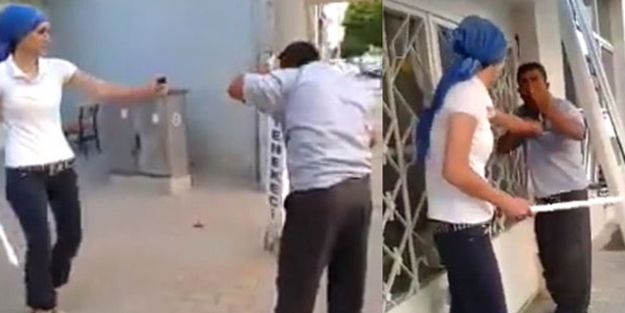 Tacizcisini sopayla dövdü (VİDEO)