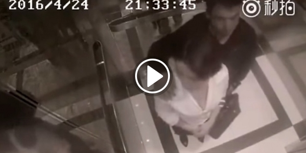 Tacize uğrayan kadın tekme tokat daldı