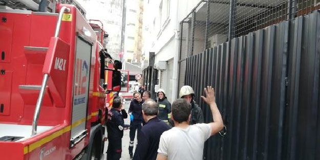 Tadilat yapılan terasta kağıt yakıldı, yangın sanıp itfaiye arandı