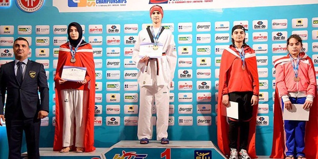 Taekwondo Avrupa 3.sü Gökyüzü Koleji’nden…
