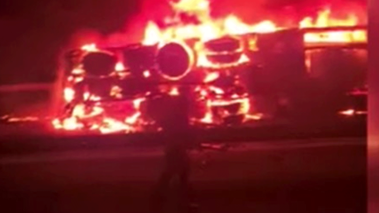 TAG Otoyolu'nda otomobil, minibüs ve tır zincirleme kazaya karıştı: Ölü ve yaralılar var!