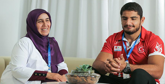 Taha Akgül, annesi için güreşecek