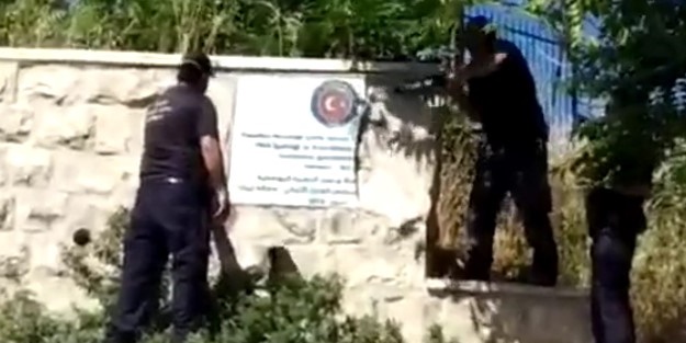 Tahammül edemediler! Siyonistler Türk bayrağını parçaladı