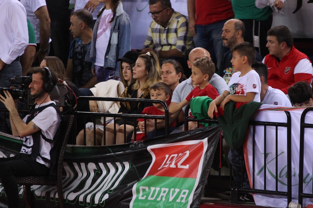 Tahincioğlu Basketbol Süper Ligi: Pınar Karşıyaka: 66 - Anadolu Efes: 96 