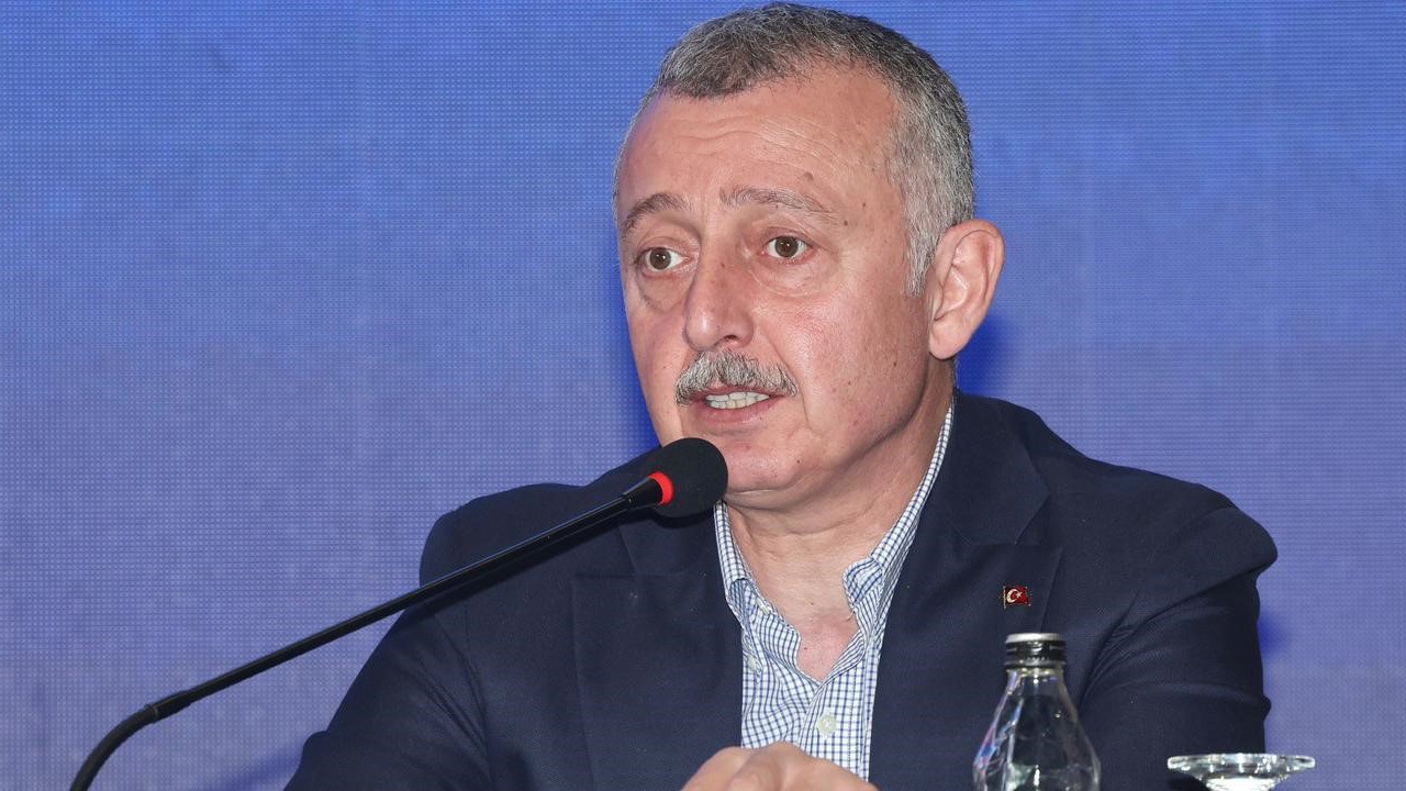 Tahir Büyükakın'dan Özgür Özel'e 'Bari böyle acı bir günde siyaset yapmayın' çağrısı