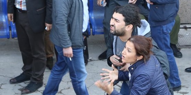 'Tahir Elçi'nin eşi tehdit edildi' iddiası