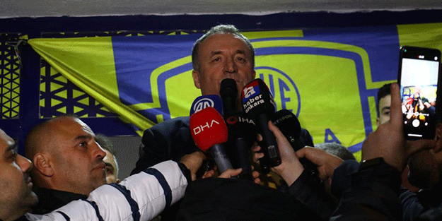Tahliye olan Faruk Koca'ya Ankaragücü taraftarından coşkulu karşılama!