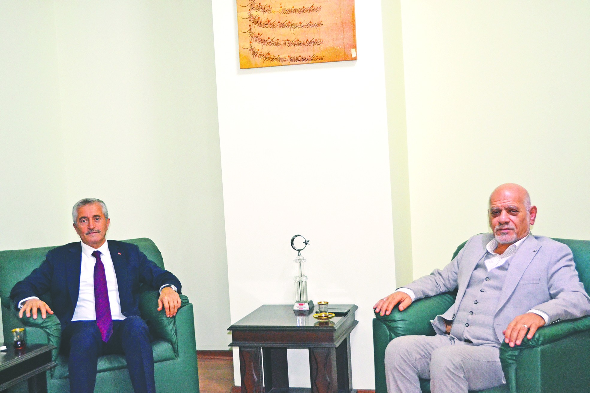 Tahmazoğlu’ndan Akit’e ziyaret! Kente 4 eser daha geliyor!