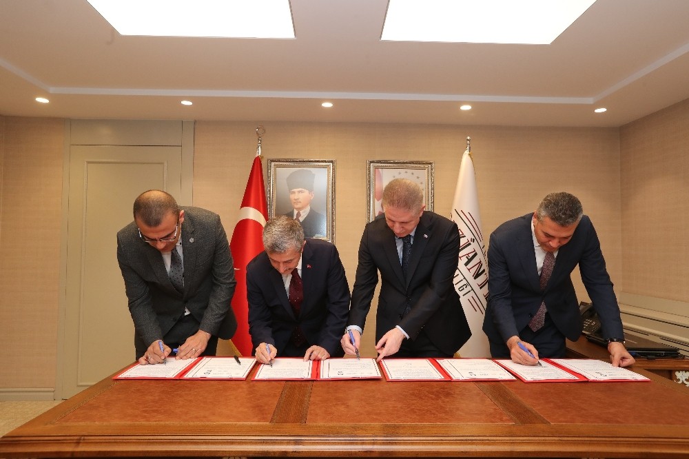 Tahmazoğlu’ndan eğitim ve spora 250 milyonluk destek 