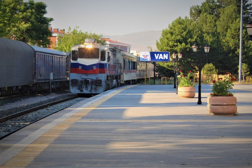 Tahran-Ankara treni ilk seferini gerçekleştirdi 