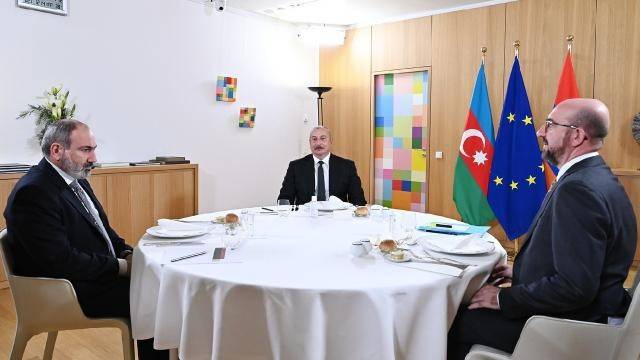 Tahran Oruçoğlu Azerbaycan'ın masadaki zaferini Akit’e değerlendirdi