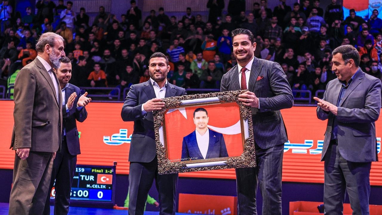 Tahran'da güreş rüzgarı: Milli takıma büyük ilgi