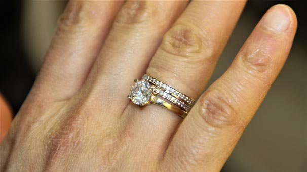 Takılardaki taşlar artık altın diye satılamayacak