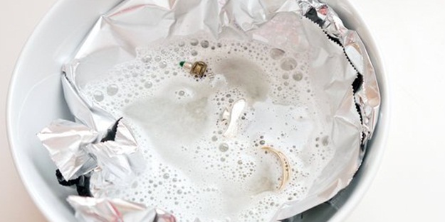 Takıları parlatma yöntemi