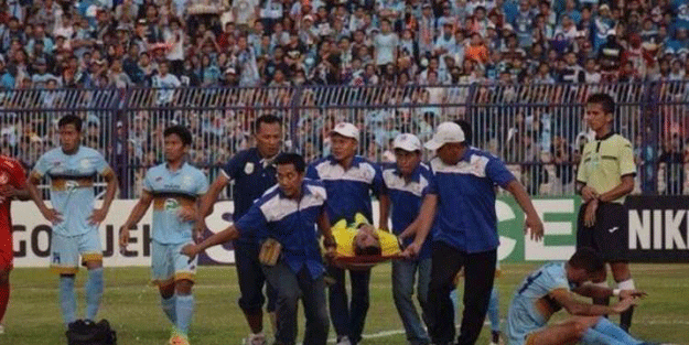 Takım arkadaşı ile çarpışan kaleci hayatını kaybetti