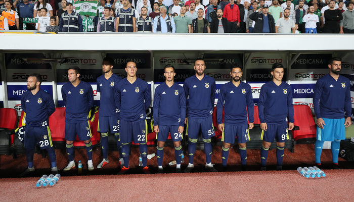 Takım puan kaybederken güldü! Yıldız oyuncudan Fenerbahçeli taraftarları kızdıran görüntü