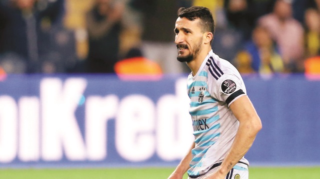 'Takımda kal kaptan ol'