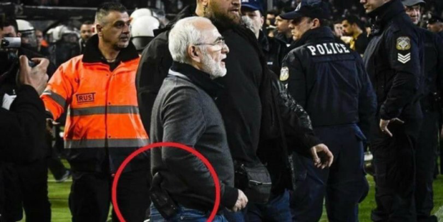 Yunan başkan, takımının golü sayılmayınca sahaya silahla daldı!