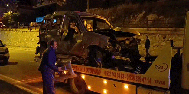 Takla atan araçta anne öldü, baba ile kızı yaralandı