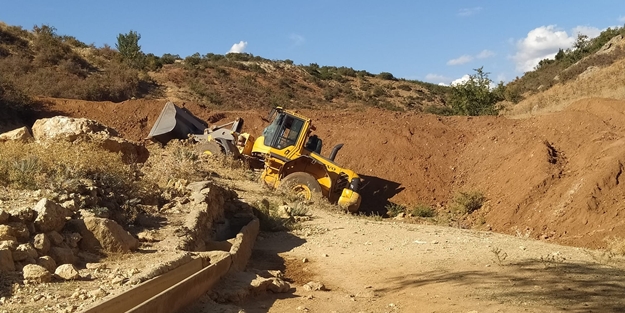 Takla atan kepçenin altında kalan operatör hayatını kaybetti