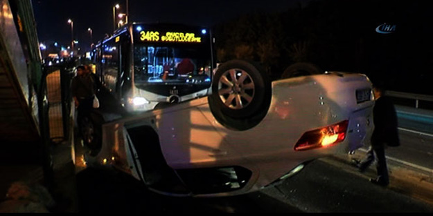 Takla atan otomobil metrobüs yoluna girdi!