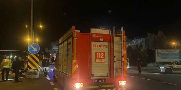 Takla atan otomobil trafik lambasına çarparak durabildi